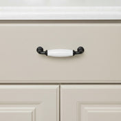 Handle Bella 96 C/C Black/White Porcelain