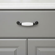 Handle Bella 96 C/C Black/White Porcelain