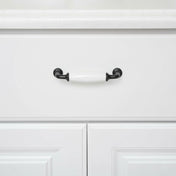 Handle Bella 96 C/C Black/White Porcelain